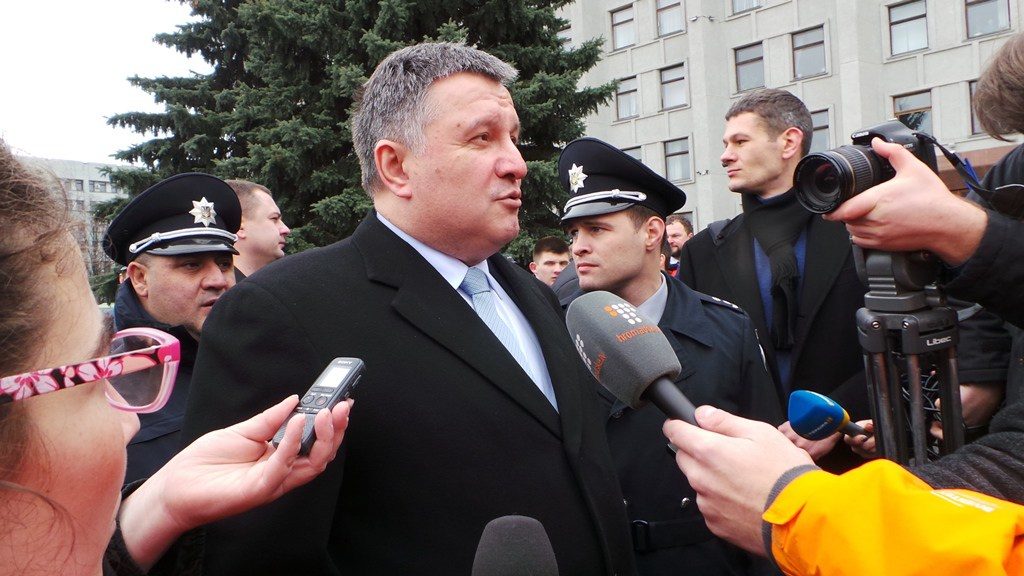 Аваков заявил, что нацполиция не будет ловить уклонистов от армии