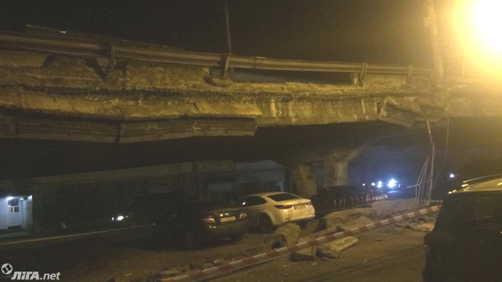 СРОЧНО! В Киеве обрушился Шулявский мост (ФОТО + ВИДЕО)