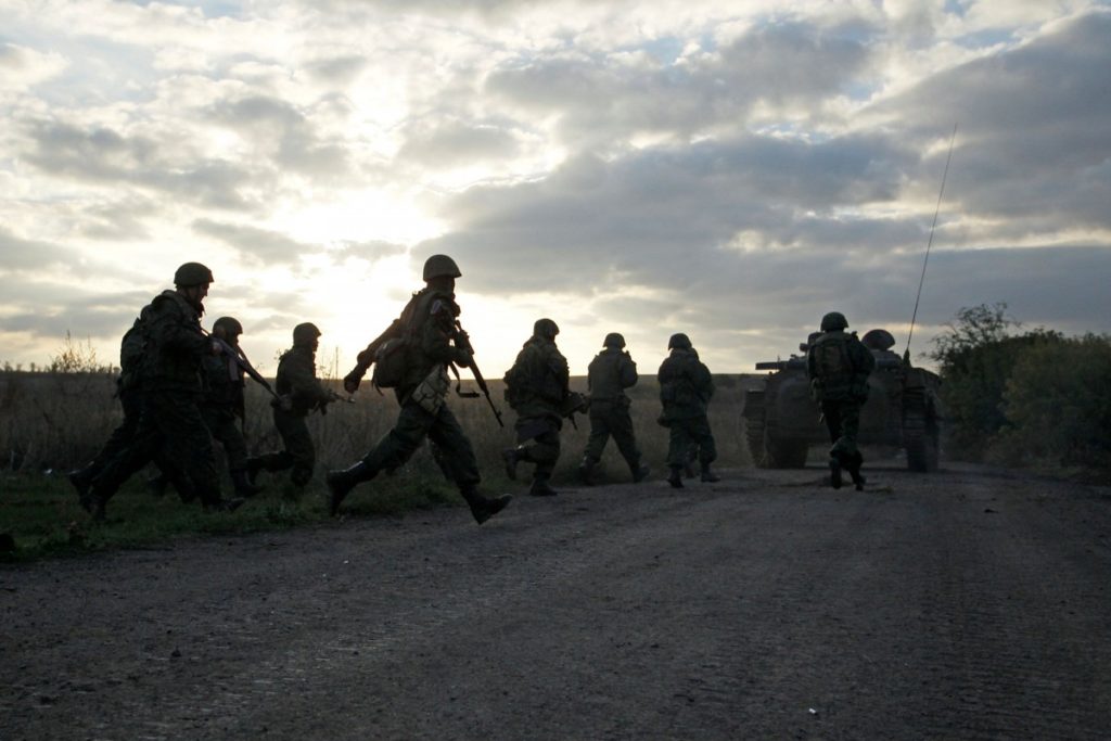 Боевики ЛНР возобновили попытки взять штурмом Желобки. Используют тяжелое вооружение (ВИДЕО)