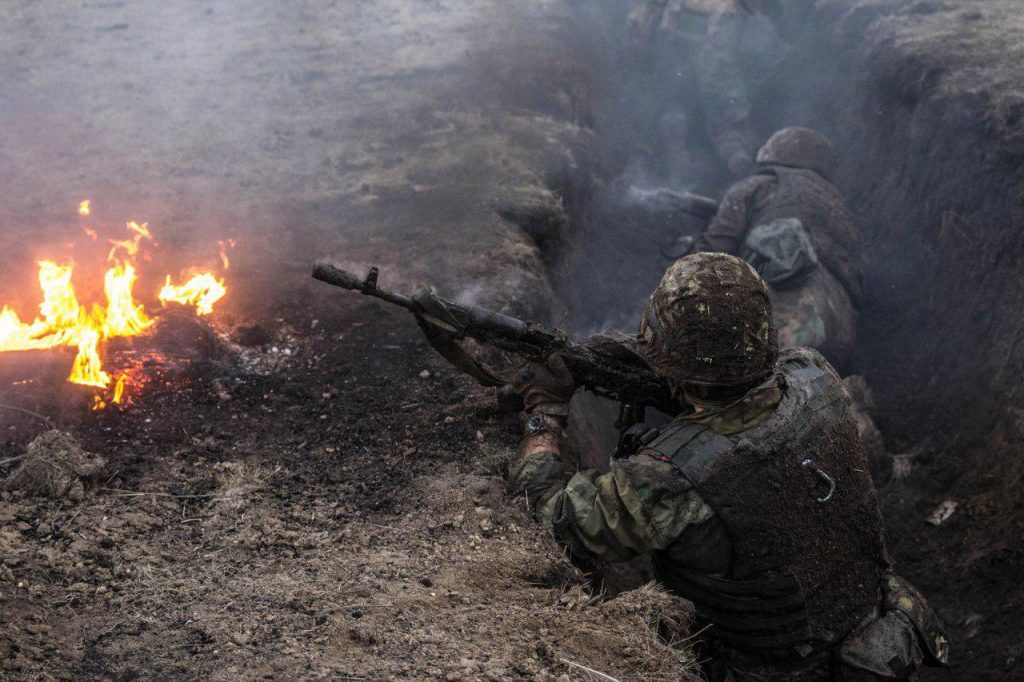 Ранок в АТО: від кулі снайпера загинув військовий поблизу Новотошківського