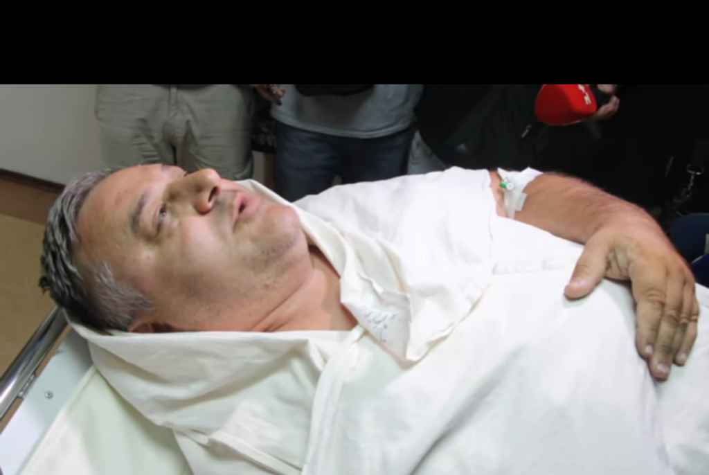 Раненый АТОшник рассказал журналистам в больнице подробности и причины перестрелки в Днепре (ВИДЕО)