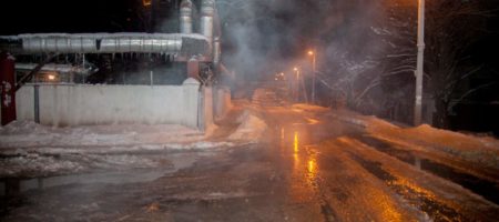 Прорыв воды в Днепре, затопило несколько улиц (ВИДЕО)