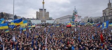 Социологи узнали, кому больше всего доверяют украинцы