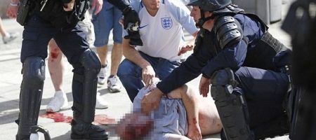 Немецкая полиция арестовала российского болельщика за покушение на убийство английского фана на ЕВРО-2016