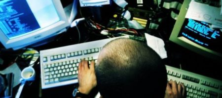 Правительство ФРГ подозревает российских хакеров подозревает во взломе серверов правительства