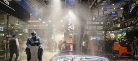 Популярнийший киевский ТРЦ затянуло дымом. Звучат сирены, работает система пожаротушения (ФОТО+ВИДЕО)
