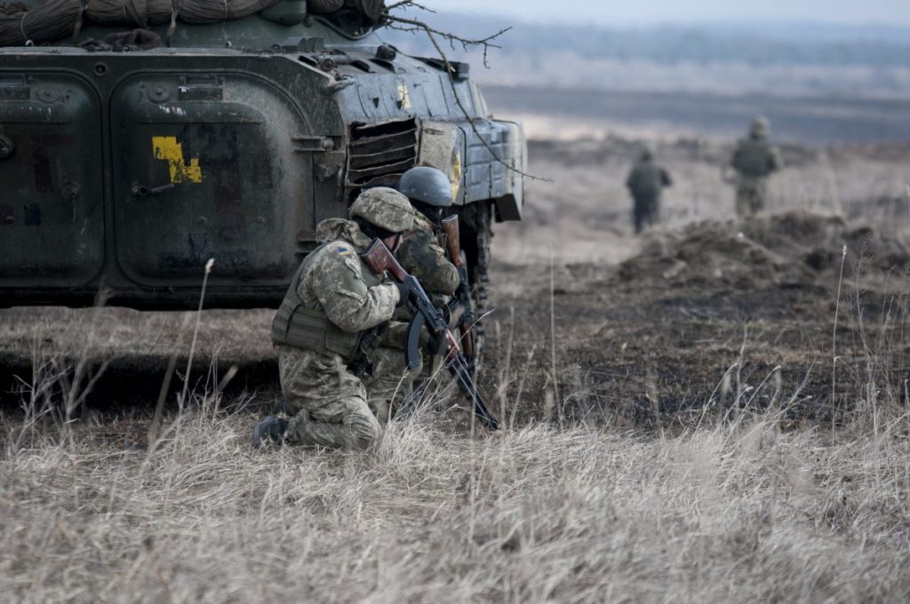 Боевики "ДНР" пошли штурмом на позиции ВСУ под Новотроицким и понесли большие потери от ответного огня