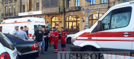 В центре Киева жестко избили известного нардепа-оппозиционера, он в больнице (ВИДЕО)