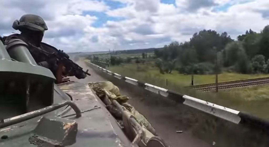Украинские воины засняли неудачную попытку российских боевиков устроить засаду колоне ВСУ (ВИДЕО)