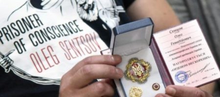 Сенцов и Сущенко были награждены Орденами непокоренных (ВИДЕО)