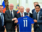 В сети напомнили главе ФИФА Инфантино об именной футболке для Путина (ФОТО)