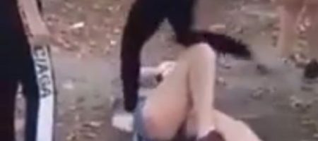 Снова драка подростков в Украине: в Одессе толпа девушек избила сверстницу (ВИДЕО 18+)
