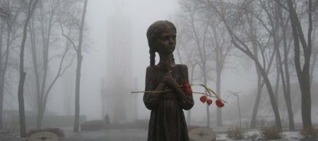 По всей Украине и во многих уголках мира чтят память Голодомора украинцев 1932-1933 годов