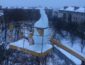 Харьковские альпинисты сняли с крыши одного из домом 100 килограммовую сосульку (ФОТО)