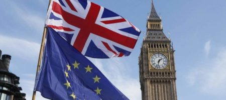 Министры Великобритании потребовали отложить Brexit