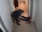 ИНТЕРНЕТ БОМБА! В Киеве молодой отец жестко избил соседа который громко слушал музику (ВИДЕО)
