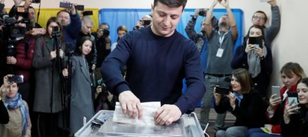 Суд вынес приговор Зеленскому за скандальную выходку на выборах
