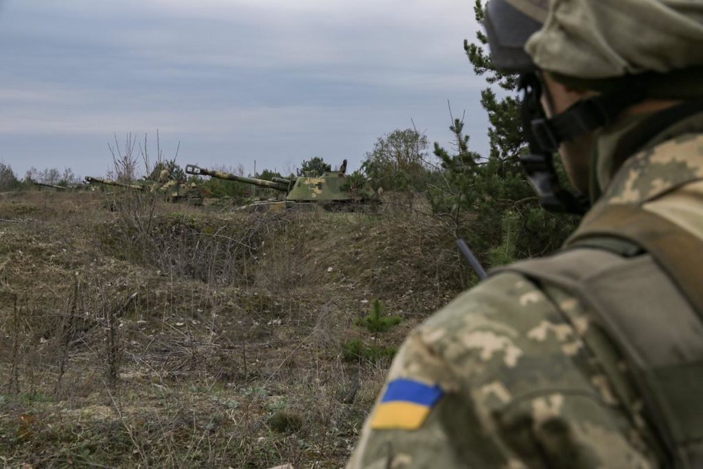 Ситуация в зоне проведения ООС: российские боевики усилили обстрелы на Донбассе, ранен украинский военный