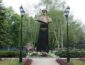 В Харькове во время протеста активисты повалили памятник Жукову (ВИДЕО)