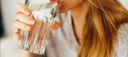 Можно ли запивать воду едой? Советы от экспертов