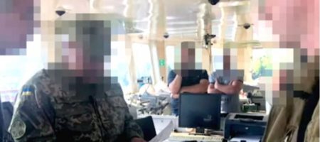 В сети появилось видео задержания российского танкера ВМС Украины в Керченском проливе