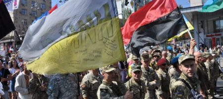 Как в Киеве прошел альтернативный официальному "Марш защитников Украины" (ФОТО)