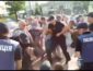 В Николаеве полицейский наступил на лицо задержанному - толпа не здержалась (ВИДЕО)