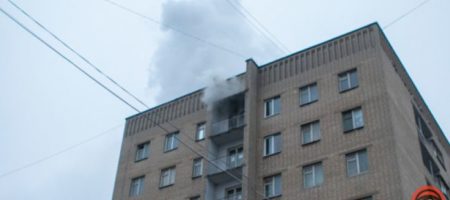 В Днепре вспыхнуло студенческое общежитие. ФОТО, ВИДЕО