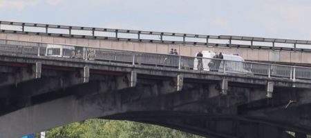 В Киеве полиция задержала мужчину, угрожавшего взорвать мост Метро. ВИДЕО