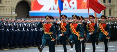 У Путина объяснили, почему Зеленского не позвали на парад в Москву