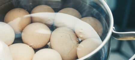 Мы всё делаем не так: секрет приготовления яиц нашли в старой книге