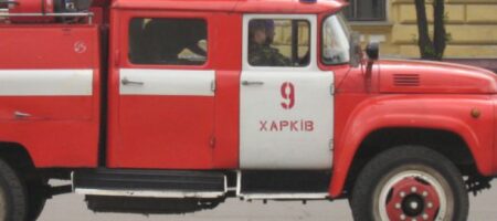В Харькове трамвай перевернул пожарную машину, спешащую на вызов (ВИДЕО)