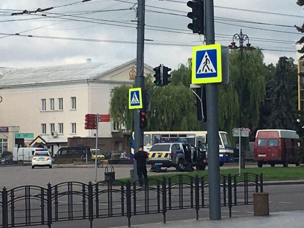 В центрі Луцька невідовий захопив автобус із заручниками