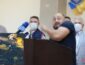 Депутатов от партии Медведчука забросали яйцами: их спасала полиция (ВИДЕО)