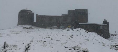 В Карпатах из-за резкого похолодания пошел снег (ФОТО)