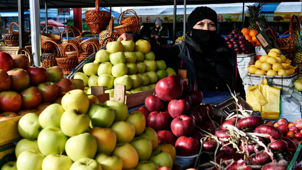  Россия нашла, как ответить Азербайджану за Карабах - введен запрет на ввоз яблок и томатов