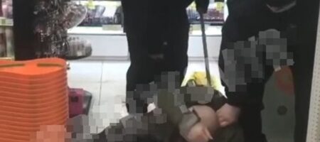 Охранники магазина в Житомире избили мужчину, который зашел туда погреться