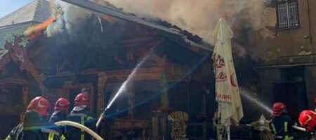 В Тернополе горит ресторан