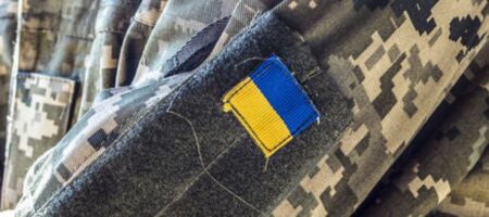 "На колени, фашист!" Ромы жестоко избили украинских военных