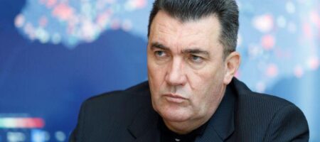 Данилов о войсках возле Украины: Россия обостряет ситуацию для поднятия ставок на переговорах