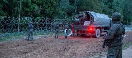 На границе с Польшей засняли белорусских силовиков с гранатометами (ВИДЕО)