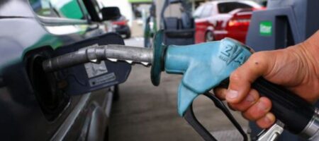 На АЗС изменились розничные цены на топливо