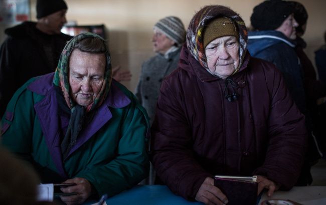 Пенсии в Украине выросли: кто и сколько получит с 1 декабря
