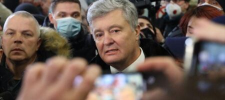В ГБР объяснили действия в аэропорту: пытались вручить Порошенко повестку, но он отказался