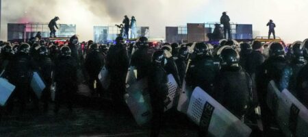 "Без опознавательных знаков", - СМИ раскрыли, кто именно стрелял по митингующим в Казахстане