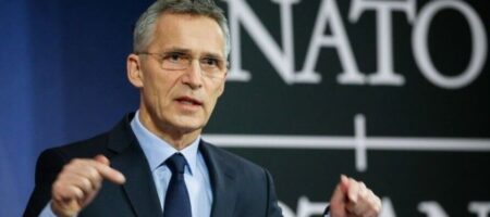 Генсек НАТО на экстренном брифинге потребовал, чтобы Кремль убрал войска из Украины, Грузии и Молдовы