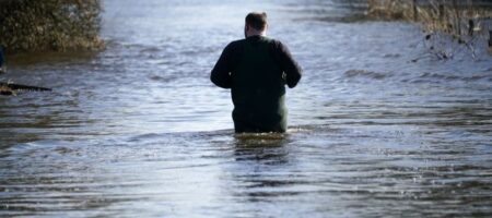 Франция готовится к наводнениям: в двух департаментах объявлена тревога