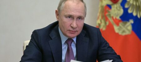 Путин заявил о "майданных технологиях" в Казахстане