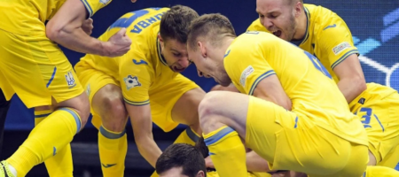 Евро - 2022 по футзалу: песня харьковских ультрас о Путине громко прозвучала на матче Украина - Россия