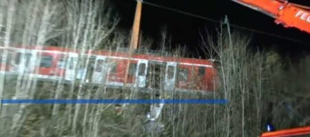 В Германии два поезда совершили лобовое столкновение: десятки пострадавших